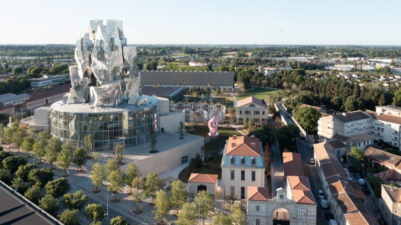 Архитектура в объективе: башня Luma Arles в фотопроекте Ивана Баана