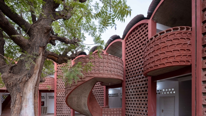 Больница в Сенегале по проекту Manuel Herz Architects