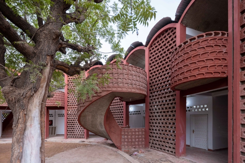 Больница в Сенегале по проекту Manuel Herz Architects