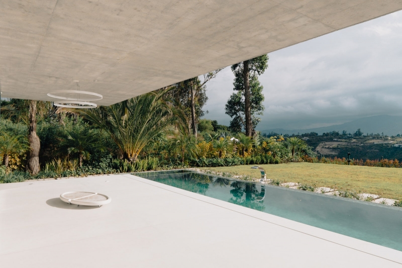 Дом с внутренним садом в Эквадоре