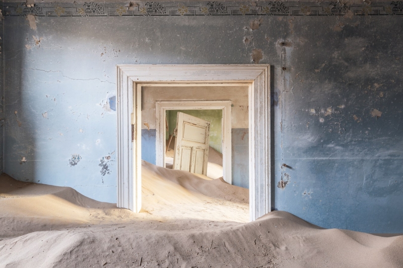 Мир без людей: новая книга с фотографиями заброшенных мест от Ромена Вейона