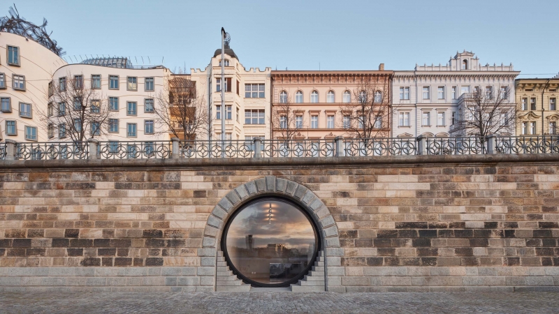 Новые пространства на набережной Праги
