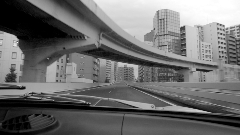 “Поездка в Токио”: как снимали роуд-муви с притцкеровским лауреатом Рюэ Нисидзавой