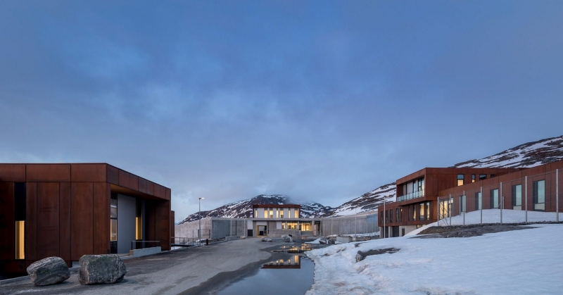 Тюрьма с видом на фьорд в Гренландии