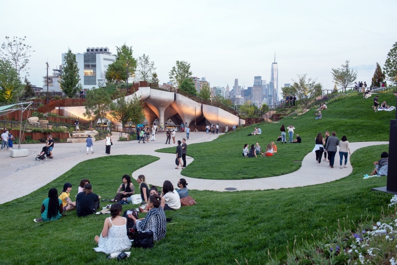 В Нью-Йорке открылся парк на воде по проекту Томаса Хизервика